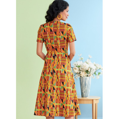 Střih Butterick 6727 zavinovací šaty s knoflíky