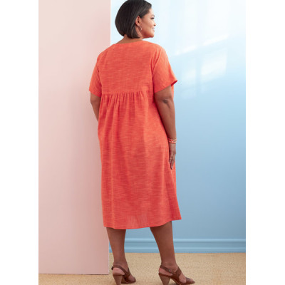 Střih Butterick 6755 tričkové šaty pro plnoštíhlé