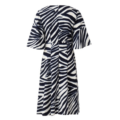 Střih Burda číslo 6133 empírové šaty se širokou sukní