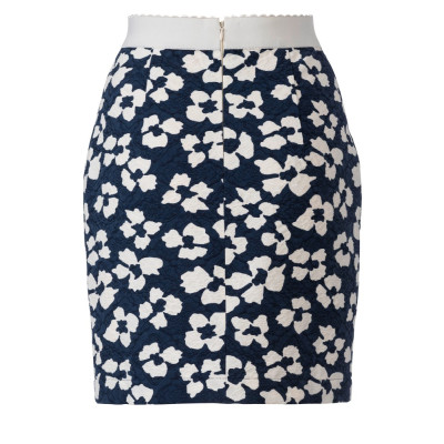 Střih Burda 6112, návod na šití: pouzdrová sukně s pružným pasem