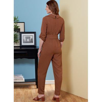 Střih Butterick 6881 zavinovací overal s ozdobnými knoflíky