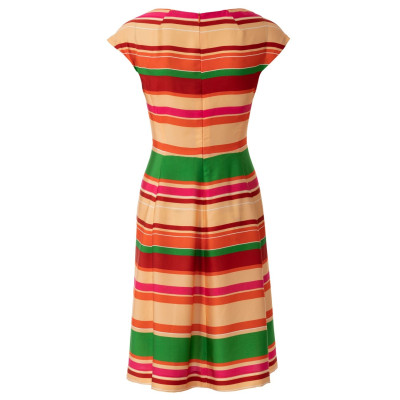 Střih Burda 5901, návod k šití: šaty s rozšířenou sukní