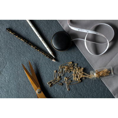 Krejčovská křída v tužce 2 ks šedá a bílá Hemline Gold