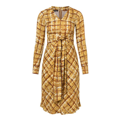 Střih Burda 5777, návod k šití: šaty s rozšířenou sukní, midi šaty, koktejlové šaty